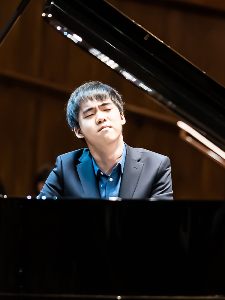 THE SCOOP  18-Year-Old Canadian Kevin Chen Wins First Prize At The Rubinstein  Competition